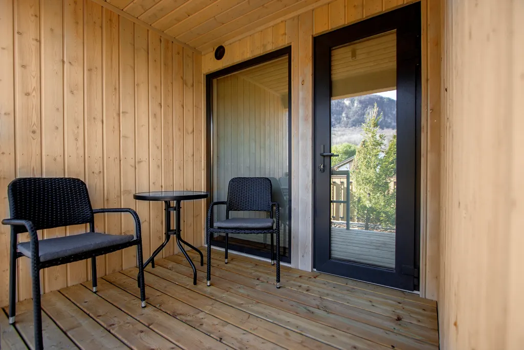 Небольшой домик с видом на Гуамское ущелье