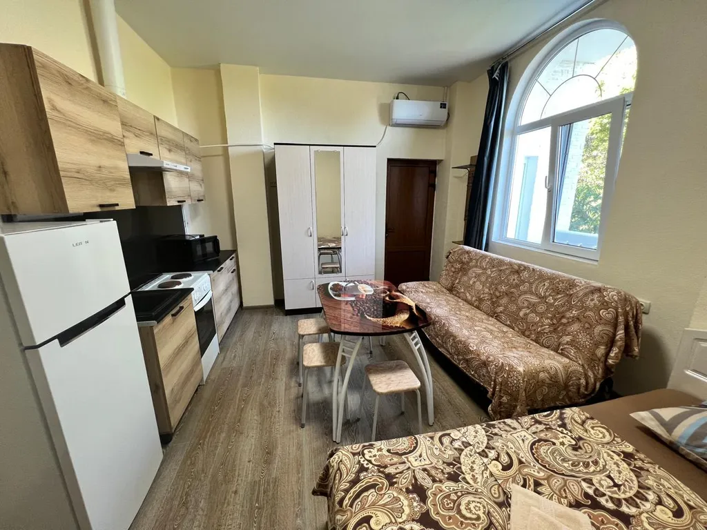 Великолепная квартира-студия — аренда посуточно в Кореиз