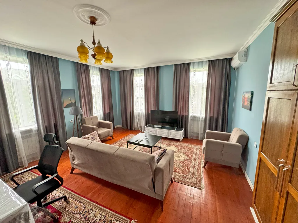 Апартаменты с видом на горы, частный фруктовый сад и беседка