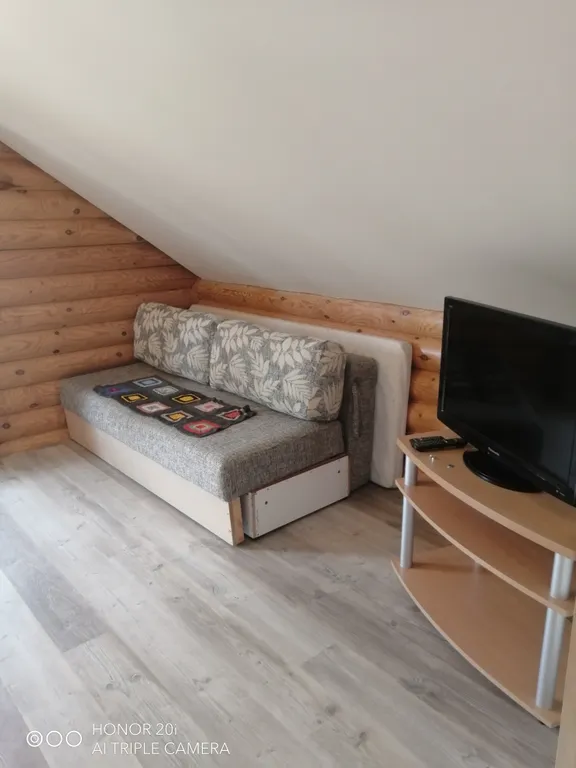 Дом из дерева у моря