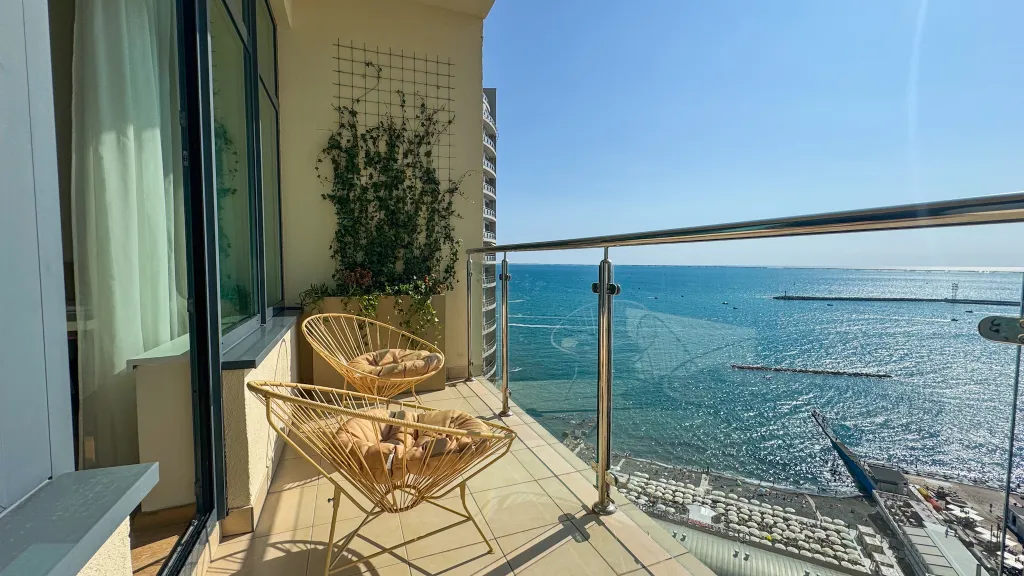 Апартамент 3-х спальный с балконами и панорамой моря