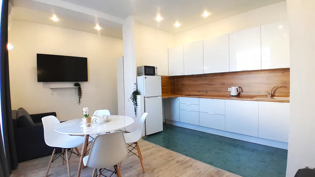 Квартира Квартира Студия Изумруд с новым ремонтом и новой мебелью — Севастополь