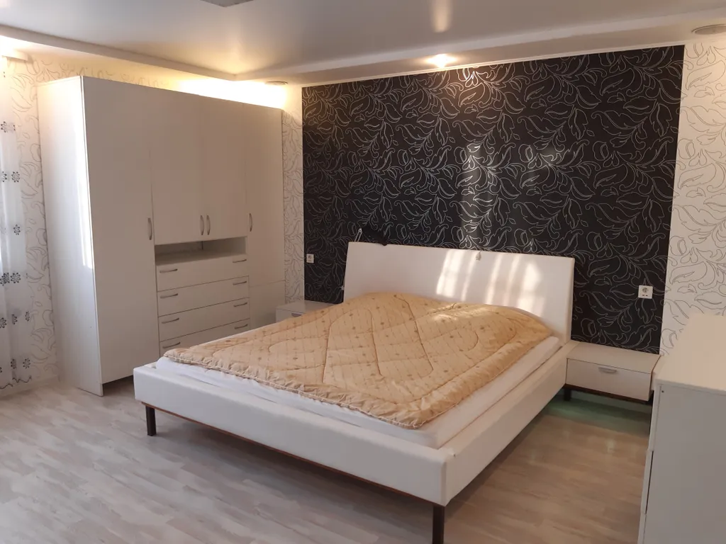 6-комнатный Дом