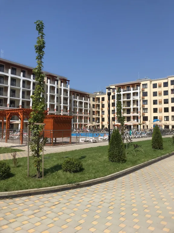 Квартира у озера и моря