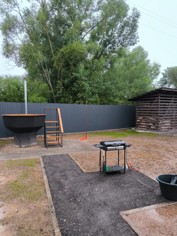 Современный коттедж в пригороде с баней и горячим чаном