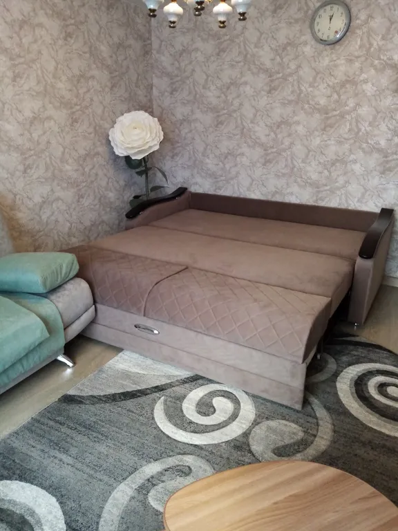 Уютная квартира в Юго-западном районе с видом на Спасо-Яковлев монастырь