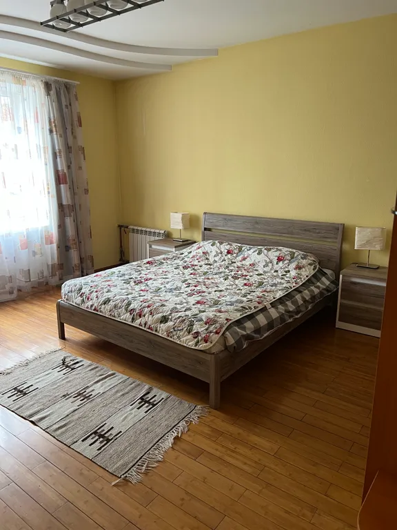 Просторная квартира в центре в 10 минутах до старого города