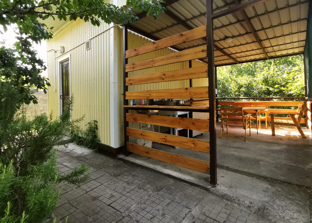 Домик-эконом с летней кухней