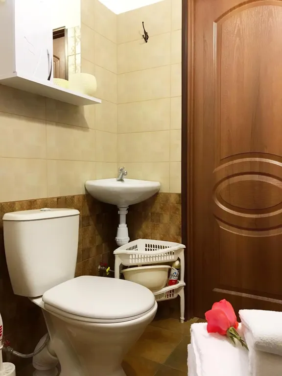 Уютная комната спальня для 2х гостей