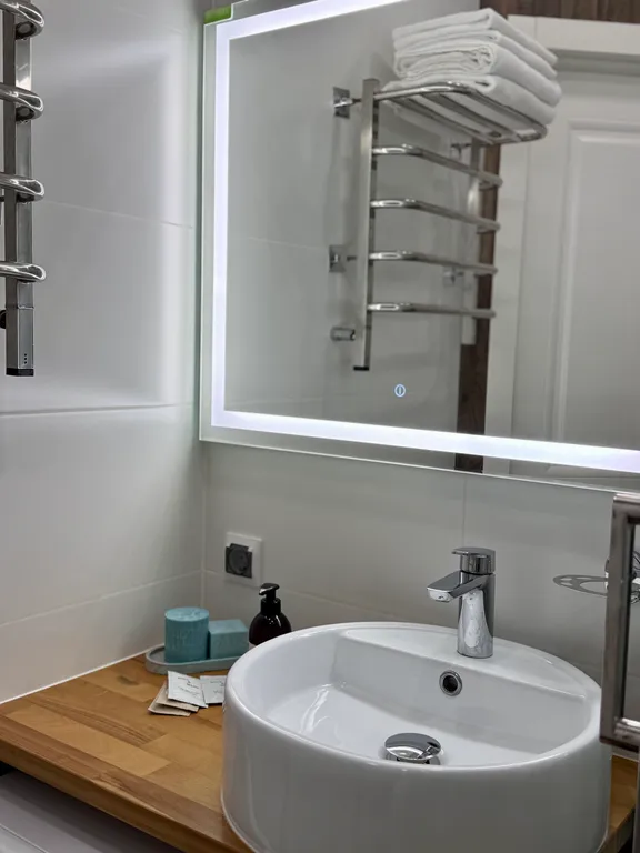 Дизайнерская квартира и бассейн на территории комплекса