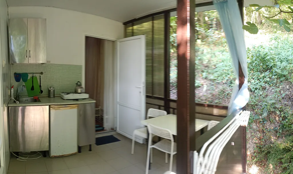 Однокомнатный коттедж с видом на лес и горы