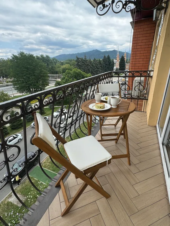 Уютная квартира в центре города с прекрасными рассветами и закатами