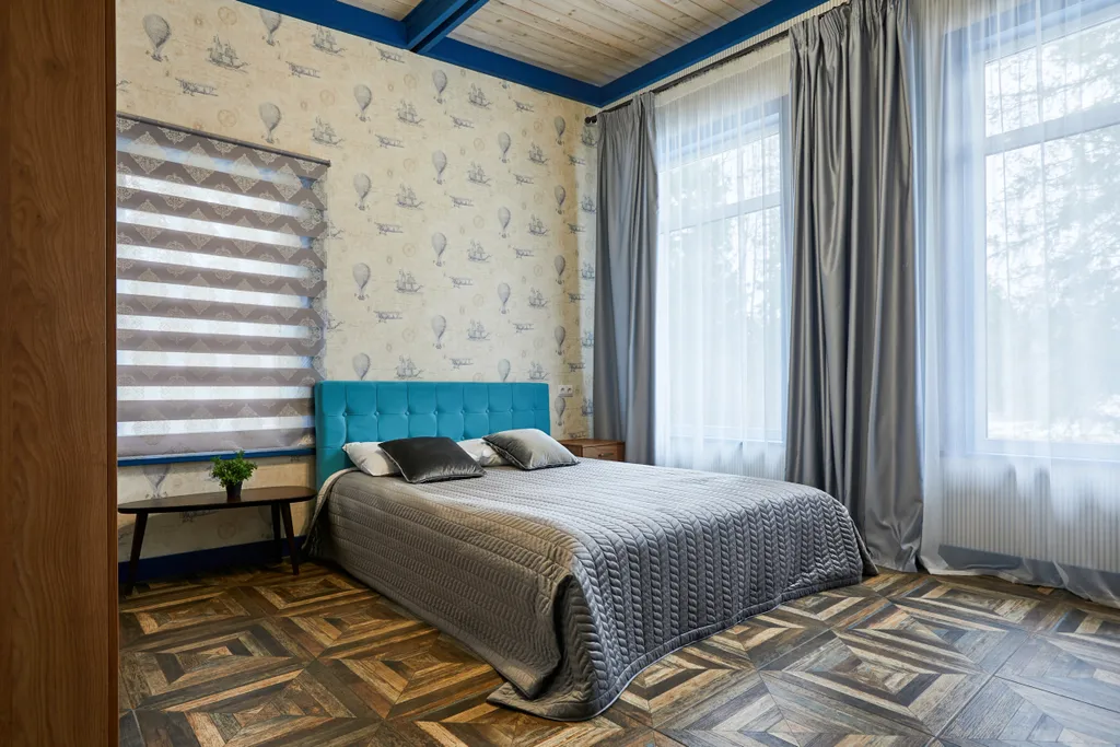 Большой коттедж с 5 спальнями, камином и террасой, Василек