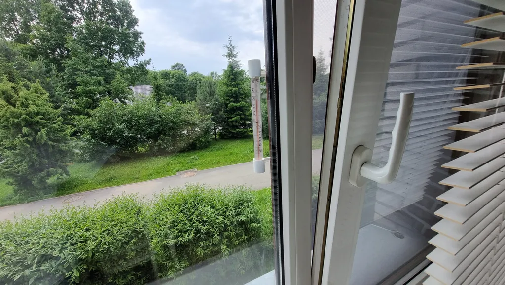 Евродвушка в центре с парковкой и джакузи, рядом ресторан Helga