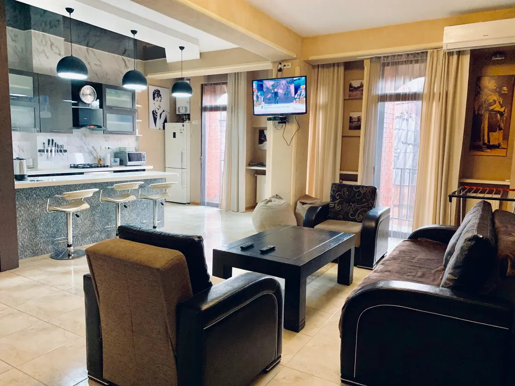 4-комнатная Квартира