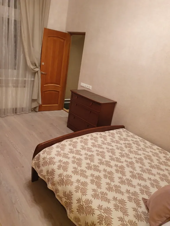 Двухуровневая 5-комнатная квартира в центре Амалиенау с зоной барбекю