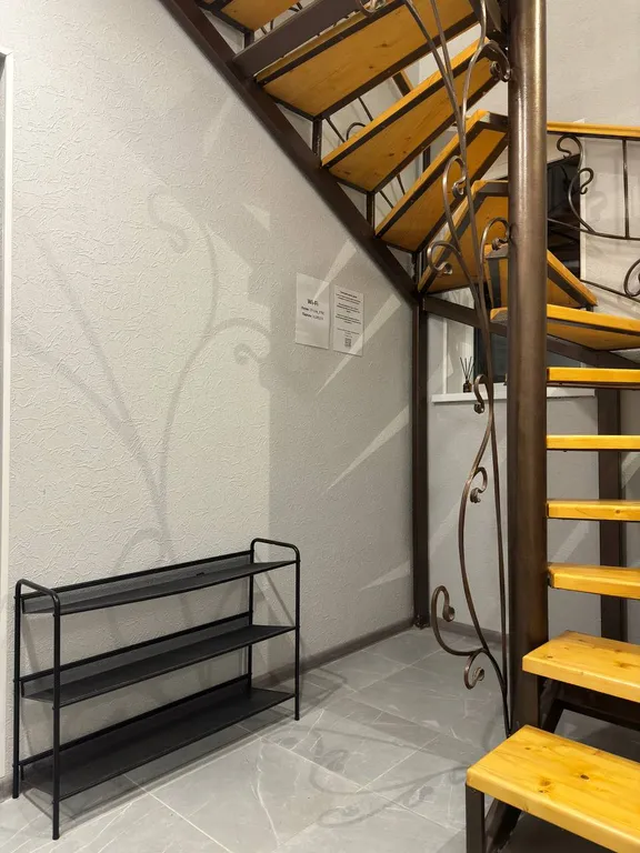 Современный коттедж на скале