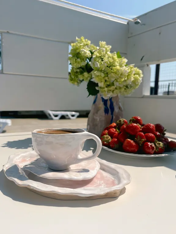 Ваш личный домик у моря с видом на бассейн