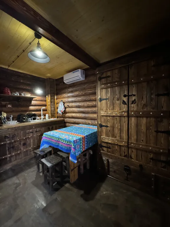 Двухэтажный сруб для большой компании