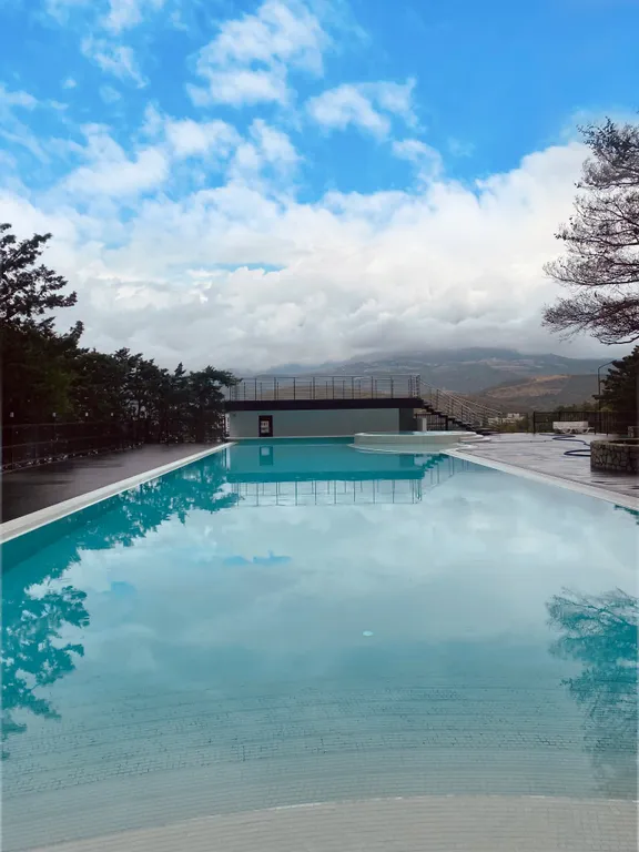 Студия с бассейном на семью с 2-3 детьми