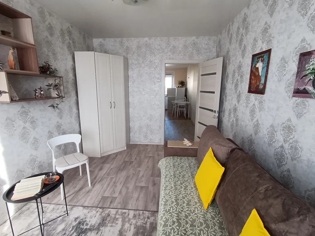 Большая, тёплая, уютная квартира с отдельной кухней в тихом районе