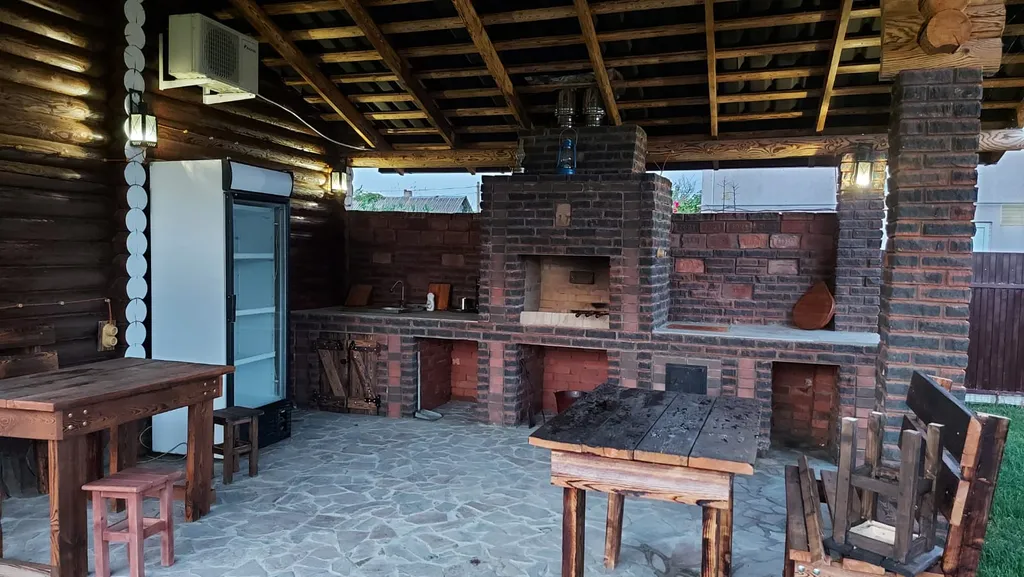 Двухэтажный сруб на 6 человек возле большого бассейна