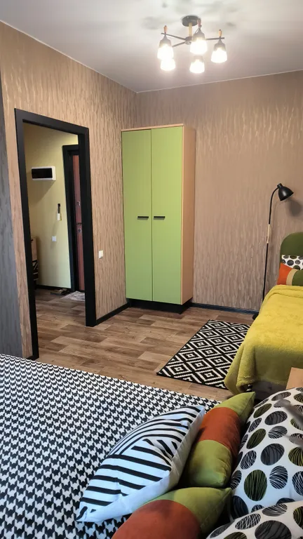 Квартира зелёного цвета.