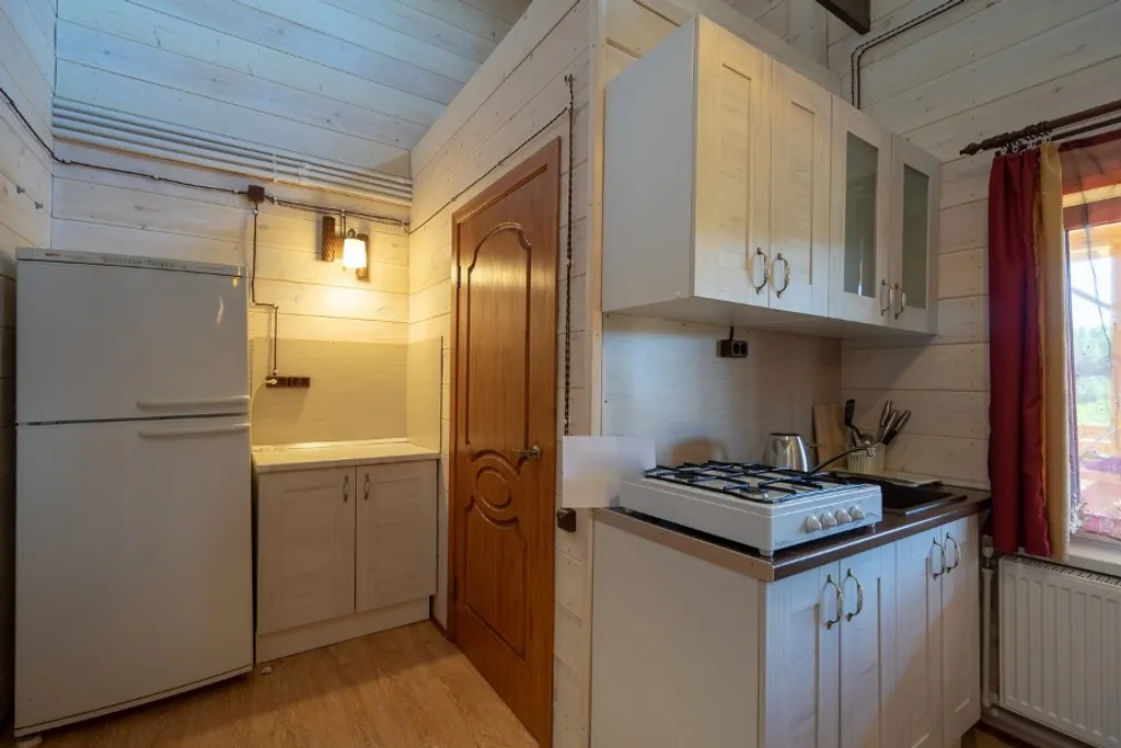 Коттедж Большой дом с террасой, баней на дровах и чаном в лесу на берегу реки — Старово