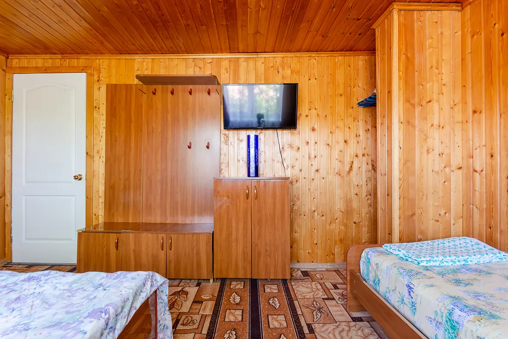 5 местный двухкомнатный номер с кухонной зоной, парковка в подарок