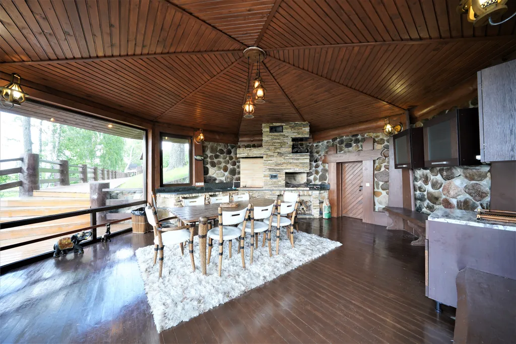 Коттедж на берегу Суходольского озера