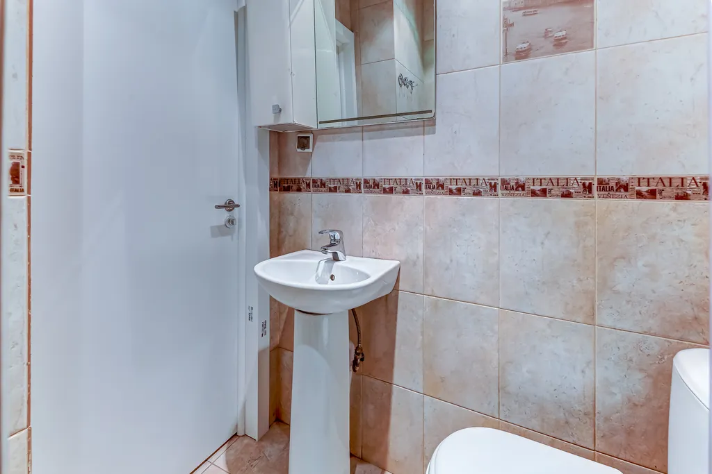 Просторная 5-комнатная квартира в самом центре города