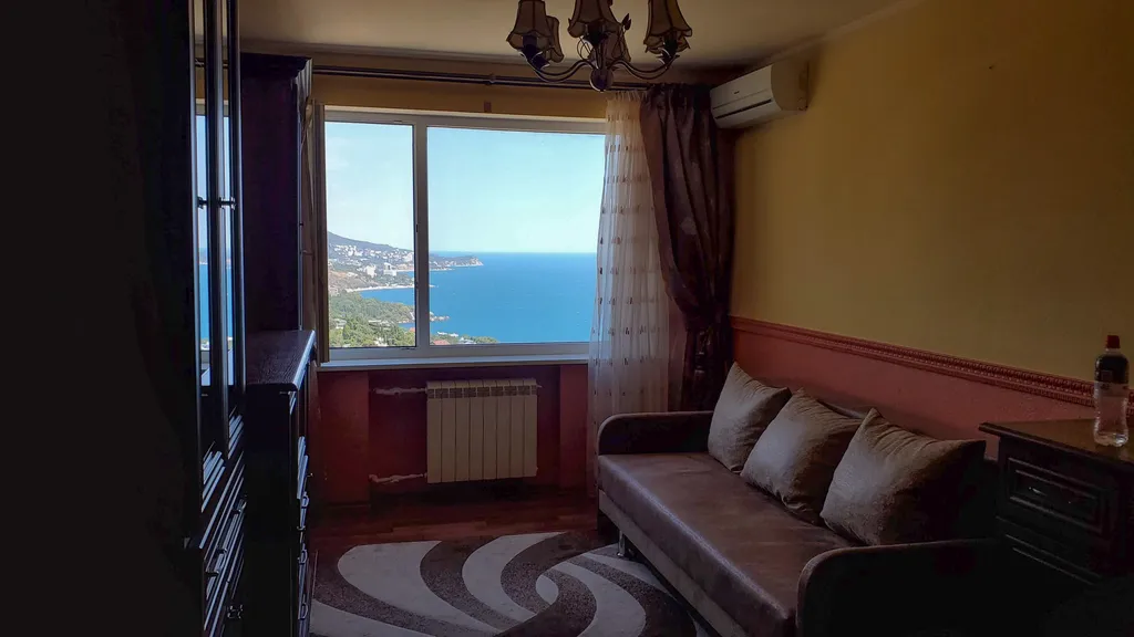 Супер-видовая квартира с чистым видом на море и гору Ай-Петри