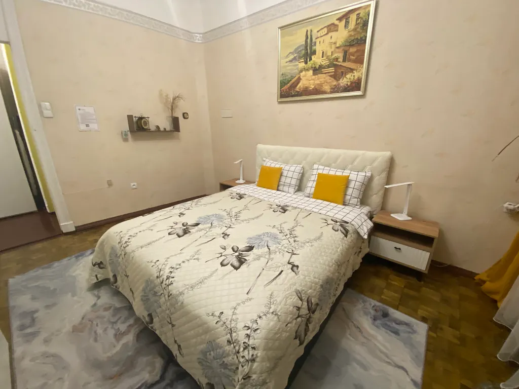 Двухкомнатная квартира в шаговой доступности от Московского вокзала