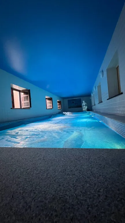 Дом "Вромса" на Хлебной - новый, брутальный, спокойный, комфортный.