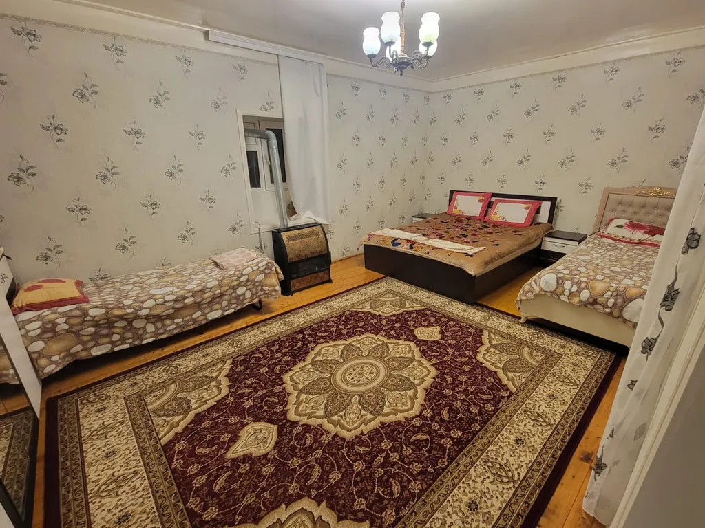 Вилла с садом и видом на горы