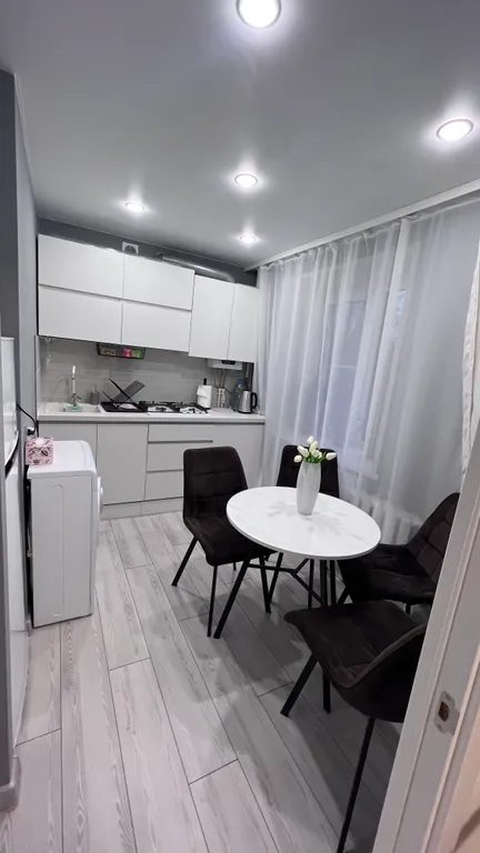 Уютная 2-х комнатная квартира с новым ремонтом в центральной части!