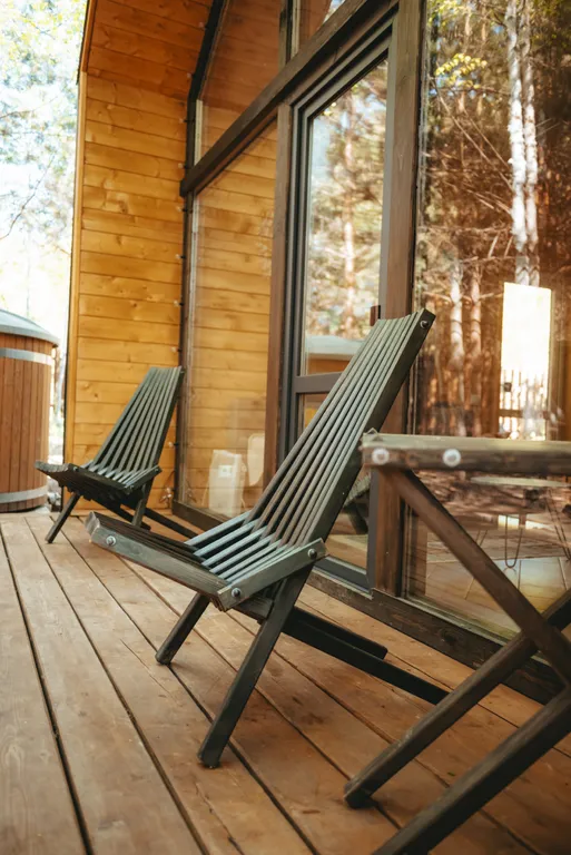 Барнхаус с панорамными окнами, камином и банным чаном фурако