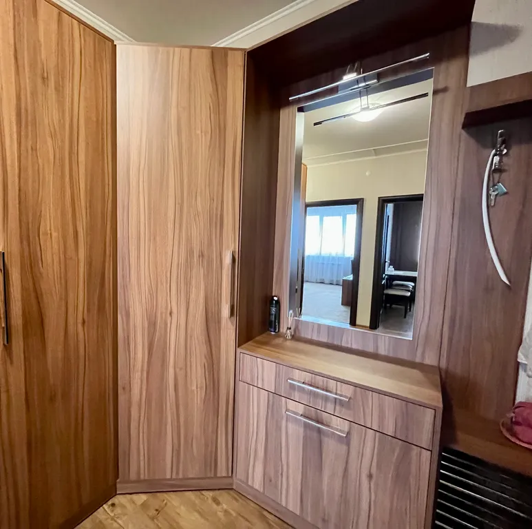 Изолированная двухкомнатная в центре города рядом с метро и ТЦ