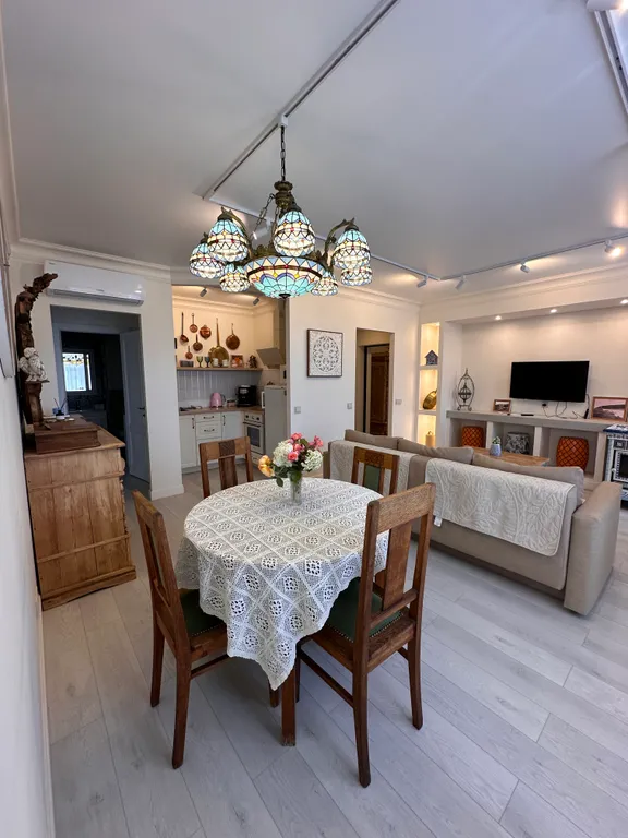 Апартаменты с видом на центральную площадь и Свиягу