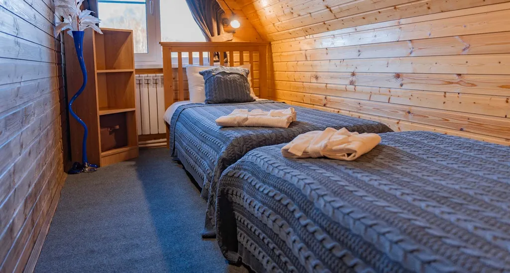 Домик с бассейном Арик