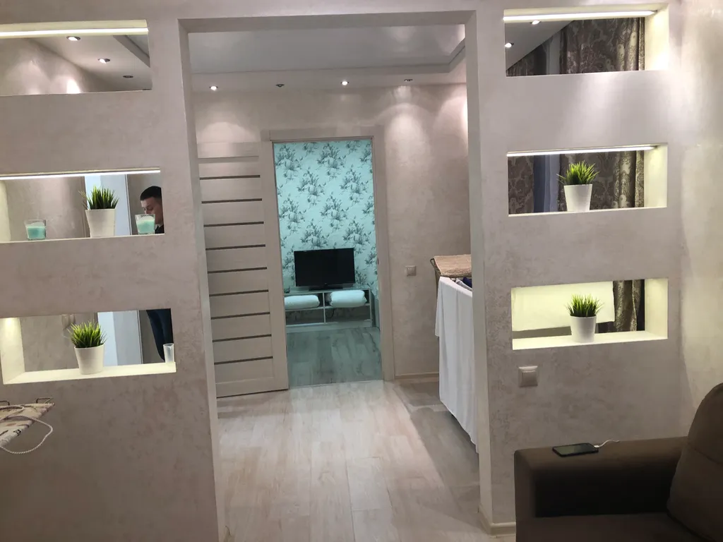 Трёхкомнатная с евро ремонтом