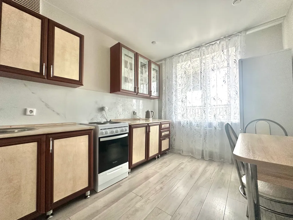 Однушка с большой парковкой