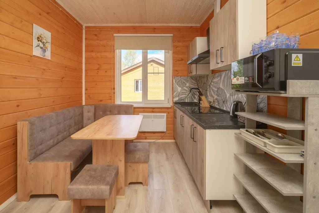 Новый коттедж для отдыха у реки с бассейном и баней