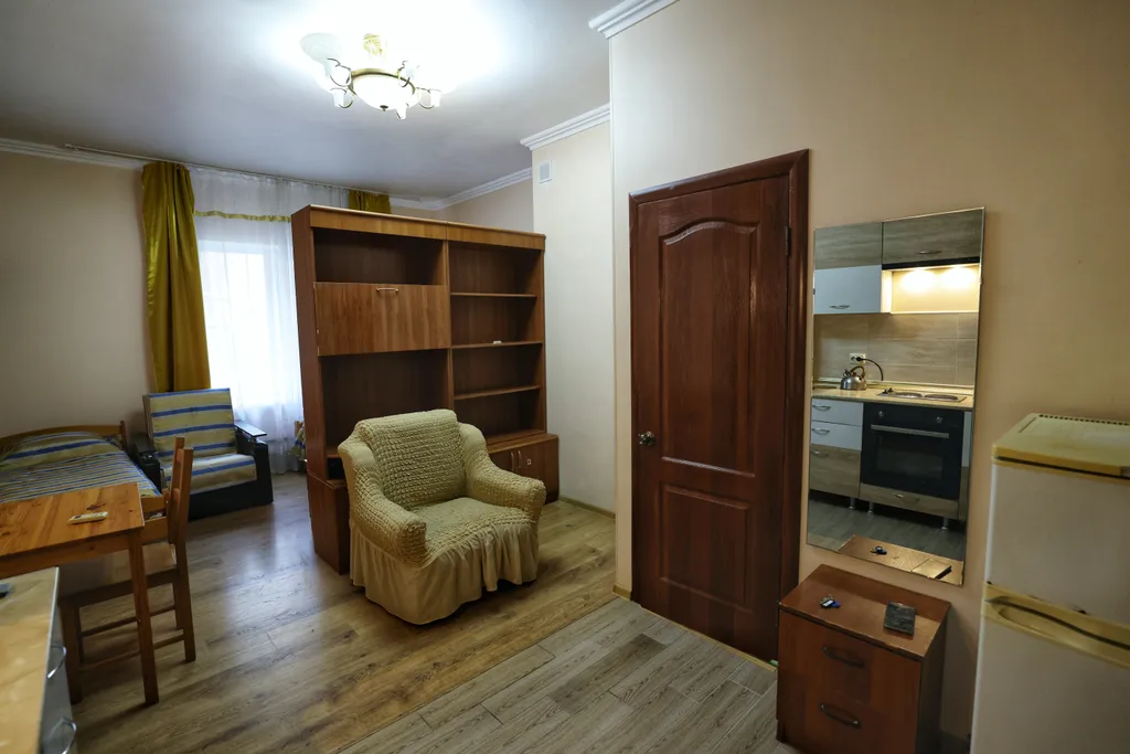 Квартира Квартира Трехместный номер с доп. местом без балкона с видом во двор с кухней — Лазаревское