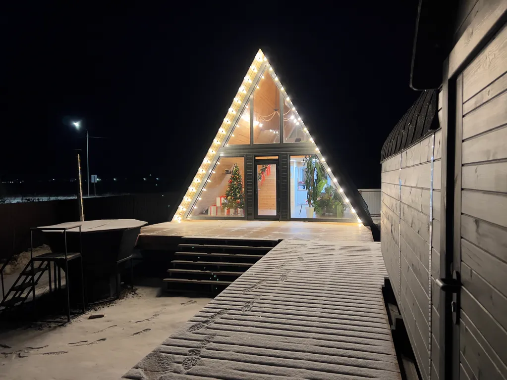 А фрейм большой с видом на озеро, баней на дровах и чаном сибирским