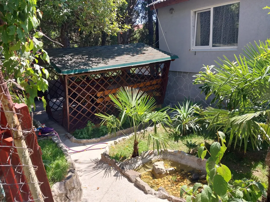 Коттедж Уютный дом — аренда посуточно в Алупка