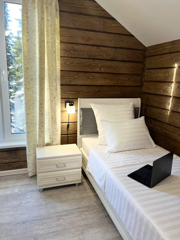 Usadba gesh - оранжевый дом в центре сибирского леса