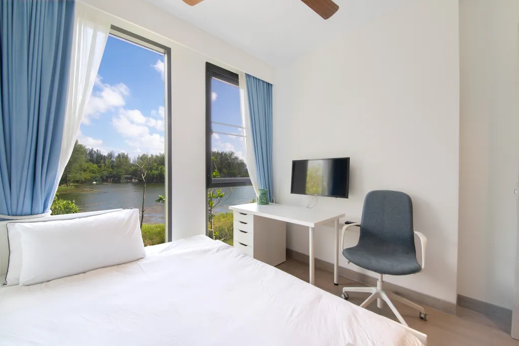 Три спальни с видом на море и озеро