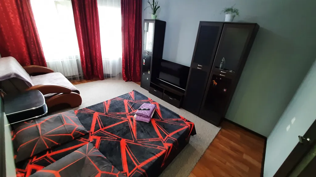 Нововартовская 4