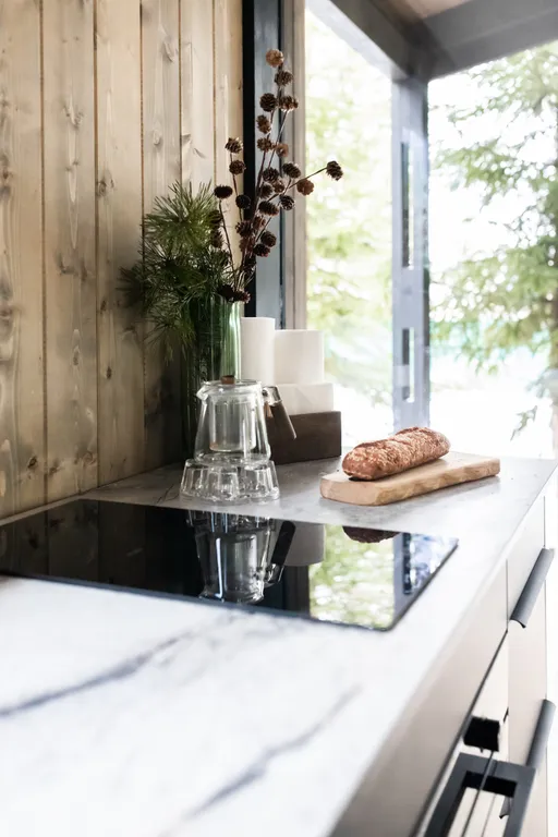 Коттедж Экcклюзивный дом с гopячим чaнoм в сосновом лесу — Семеновское